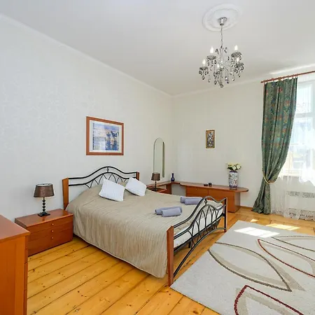 Silent Old Town Apartment