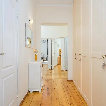 Silent Old Town Apartment